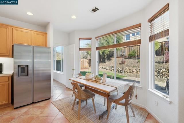 Image 17 of 59 For 868 Deer Spring Cir