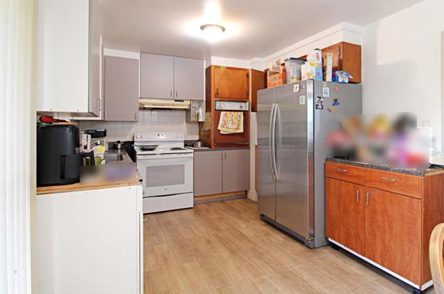 657 2nd Avenue, Redwood City CA: https://media.crmls.org/mediaz/0e189dc8-791d-4ff9-89e6-719424edee99.jpg