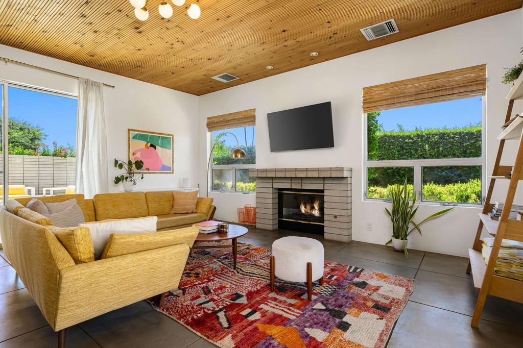 MLS #219139645DA image #4