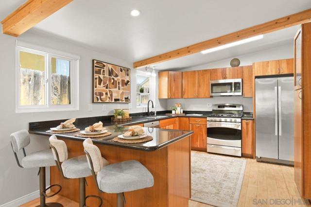3559 Larga Circle, San Diego CA: https://media.crmls.org/mediaz/0e192ee5-101b-4a17-8e73-e28b9796139c.jpg