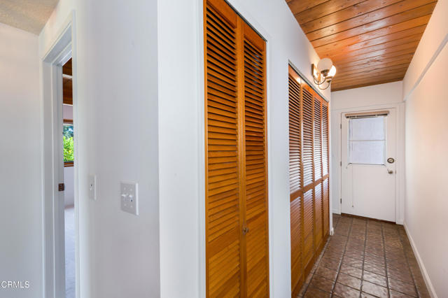 6860 Worth Way, Camarillo CA: https://media.crmls.org/mediaz/0e1c0ca2-d845-4228-ace6-2dacde05f404.jpg