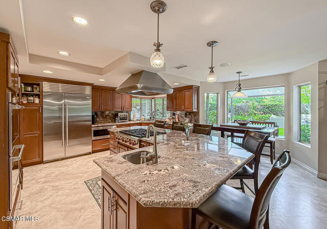 2848 Bayham Cir, Thousand Oaks CA: https://media.crmls.org/mediaz/0e1c284a-2619-40ce-acf7-33aba32a7edc.jpg
