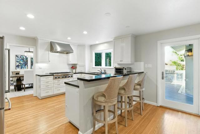 1427 Paloma Avenue, Burlingame CA: https://media.crmls.org/mediaz/0e1ca439-4181-4a93-8224-1e093fd963c5.jpg