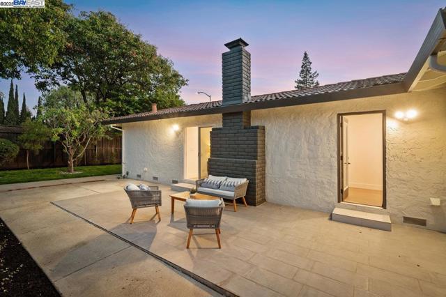 2662 Tuliptree Ln, Santa Clara CA: https://media.crmls.org/mediaz/0e1cbf6f-4599-4a6a-93ef-af54ac547938.jpg
