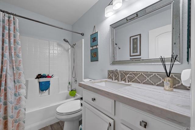 Detail Gallery Image 21 of 63 For 11372 via Rancho San Diego #B,  El Cajon,  CA 92019 - 3 Beds | 2/1 Baths