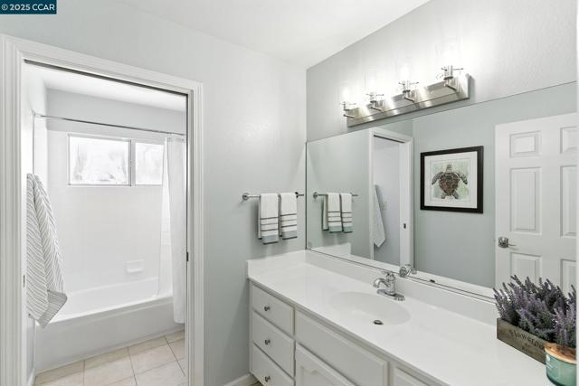 297 Del Valle, Pleasanton CA: https://media.crmls.org/mediaz/0e1d3e5d-a1db-4846-98d4-f5576d4be533.jpg