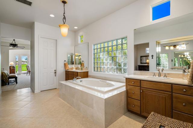 326 Loch Lomond Road, Rancho Mirage CA: https://media.crmls.org/mediaz/0e1daa6c-1994-4580-84a7-aadcbb7e1baa.jpg
