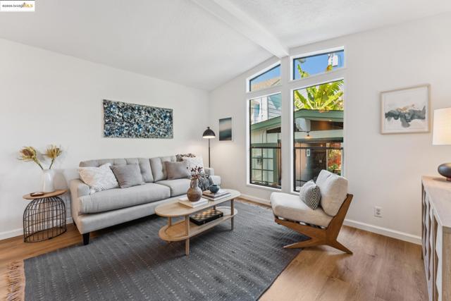 350 Henry St, Oakland CA: https://media.crmls.org/mediaz/0e1de6ae-69aa-4b1b-b361-8e546b6fe508.jpg
