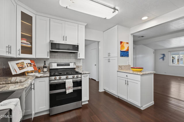 5540 W 5TH Street, Oxnard CA: https://media.crmls.org/mediaz/0e1df795-2cad-40c6-b197-654047c8456a.jpg