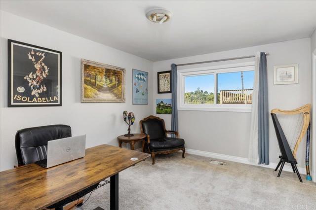 Detail Gallery Image 21 of 37 For 215 Cranston Crest, Escondido,  CA 92025 - 3 Beds | 2 Baths