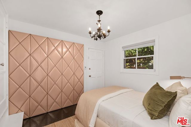 1455 Belfast Drive, Los Angeles CA: https://media.crmls.org/mediaz/0e1fd1f7-ba3f-4f08-935e-dbcc71509ca2.jpg
