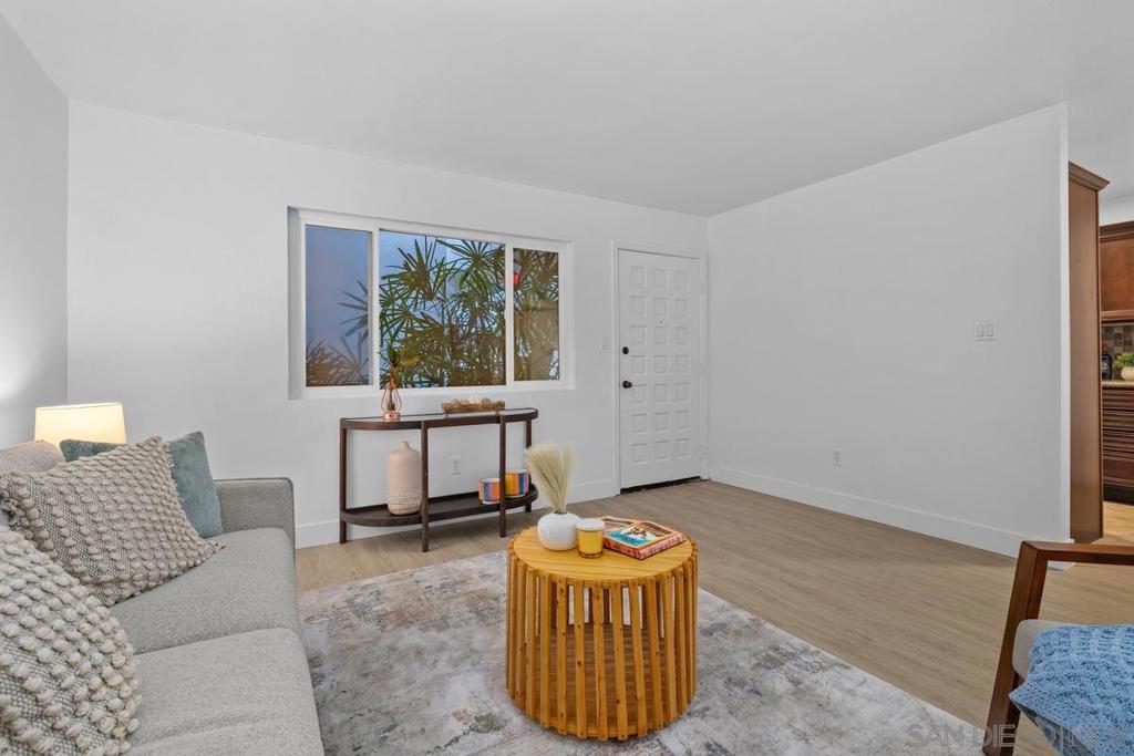 1030 Robinson Ave - photo 4