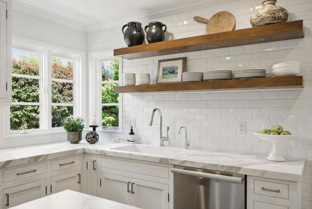 540 Parrott Drive, San Mateo CA: https://media.crmls.org/mediaz/0e20390f-e051-484e-8c9b-8eeba59b3069.jpg