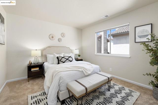 15388 Heron Dr, San Leandro CA: https://media.crmls.org/mediaz/0e2065e4-3b2c-4c98-97fa-bed5f009d926.jpg