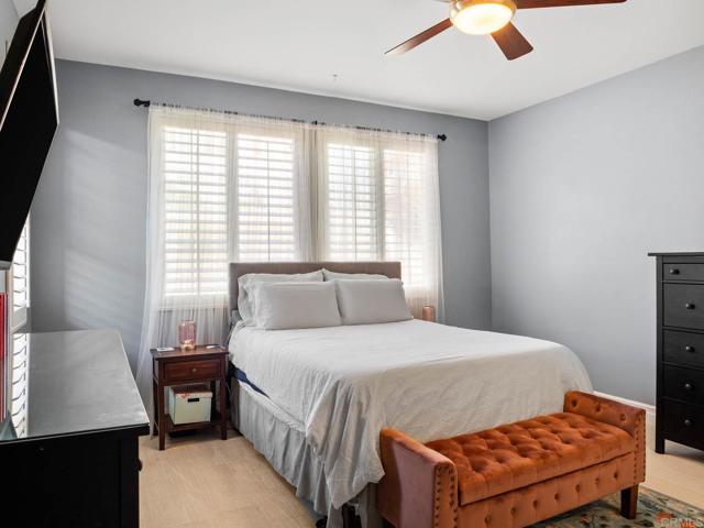 1176 Parkview Drive, Oceanside CA: https://media.crmls.org/mediaz/0e2185dc-50f5-4366-9be6-2655bf79b8dd.jpg