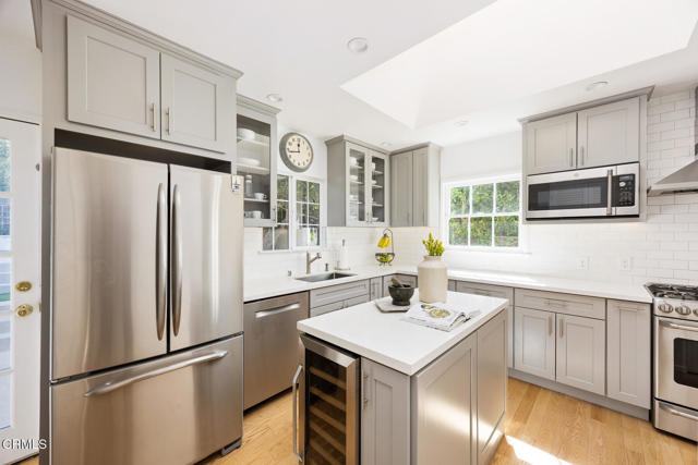 Detail Gallery Image 19 of 63 For 1480 Vista Ln, Pasadena,  CA 91103 - 3 Beds | 2 Baths