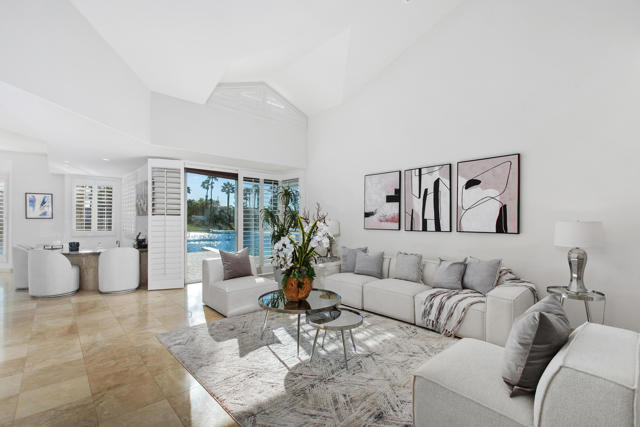 47380 Via Cordova, La Quinta CA: https://media.crmls.org/mediaz/0e21cc37-8467-40b6-a258-1f10b079ba13.jpg