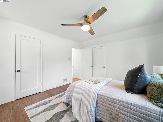 160 Moraga Way, Orinda CA: https://media.crmls.org/mediaz/0e22371b-f842-48b9-abed-cc91a34259d9.jpg