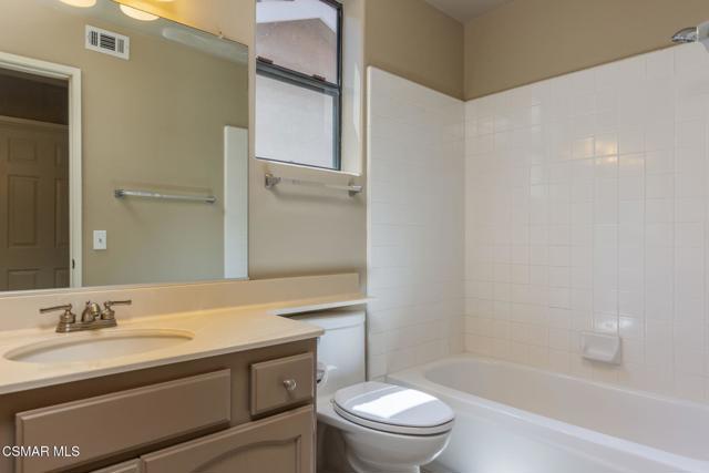 4826 Piedmont Drive, Oak Park CA: https://media.crmls.org/mediaz/0e2405d4-f3ac-4b2f-a66f-65e13c923533.jpg