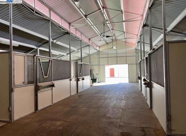 4224 Greenville Rd, Livermore CA: https://media.crmls.org/mediaz/0e2488b6-3476-4ca3-a7e7-ab2d80e27931.jpg