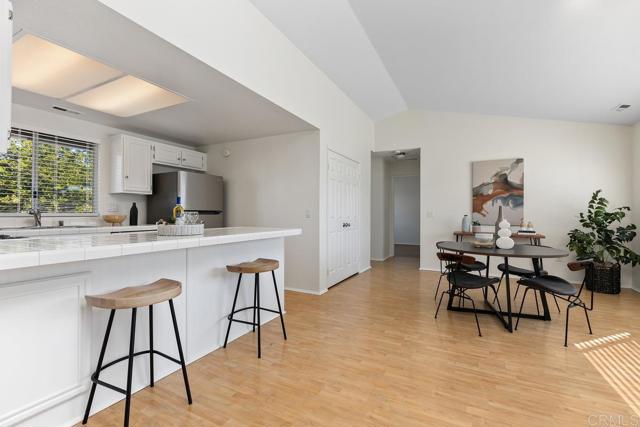 Detail Gallery Image 16 of 42 For 1330 Palomar Pl #7,  Vista,  CA 92084 - 3 Beds | 2 Baths