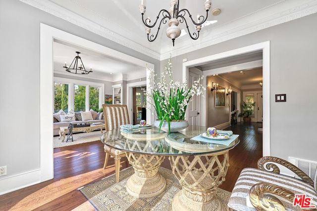 136 Fremont Place, Los Angeles CA: https://media.crmls.org/mediaz/0e24ef39-872c-4f4f-93f1-73608cc6d1f4.jpg