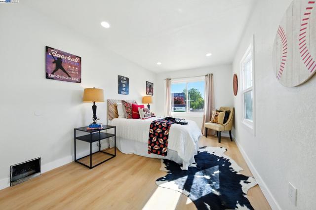 3288 School Street, Oakland CA: https://media.crmls.org/mediaz/0e269abc-01e3-4da9-b95d-ac30989f5f63.jpg