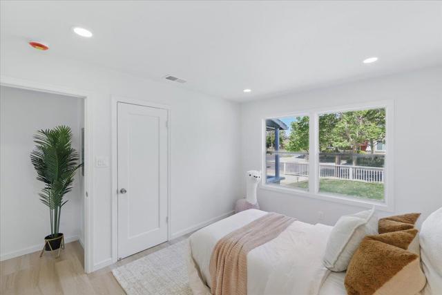 571 Hamilton Avenue, Menlo Park CA: https://media.crmls.org/mediaz/0e26c88c-544a-4e4e-9727-a75ce9bae9ba.jpg