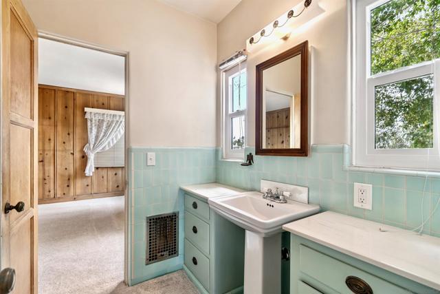 Image 18 of 42 For 4811 Alder Dr
