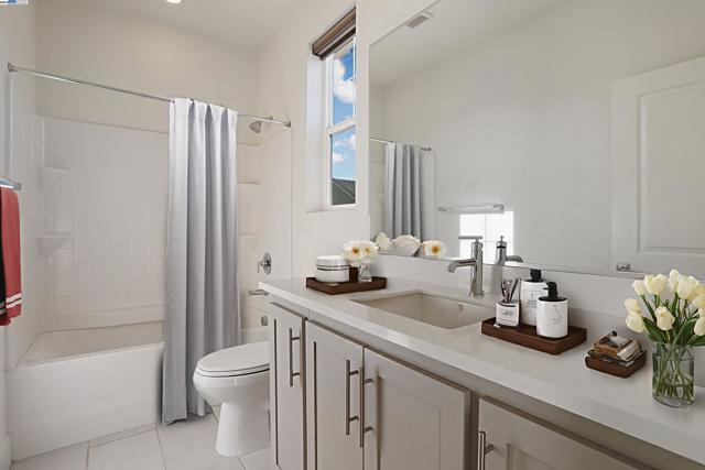 2208 Daimler St, Lathrop CA: https://media.crmls.org/mediaz/0e27c2f0-56e3-4bec-b8c6-c884b5ad8f47.jpg