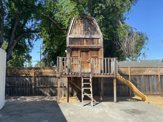 10261 Claudia Drive, San Jose CA: https://media.crmls.org/mediaz/0e289fb7-7ff8-4a4c-8ffa-2effe84449c5.jpg