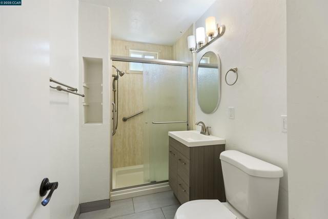 10 Maureen Ct, Pleasant Hill CA: https://media.crmls.org/mediaz/0e2a122b-e82a-464d-9eac-4e78c8341e77.jpg