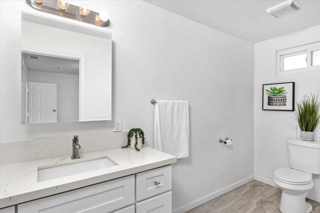 1971 Bernardo Avenue, Escondido CA: https://media.crmls.org/mediaz/0e2a1c1e-ee7f-487f-9da1-41b8b8136d08.jpg