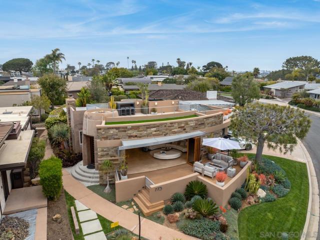 773 E Solana Circle, Solana Beach CA: https://media.crmls.org/mediaz/0e2ae6a9-213b-42a1-877d-a17c6f726b3b.jpg