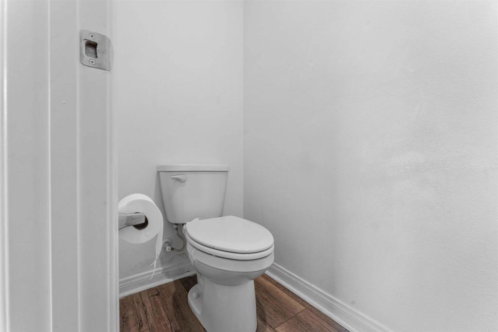 https://media.crmls.org/mediaz/0e2b5bfa-6190-4da1-ae24-502bba0409cb.jpg?preset=X-Large
