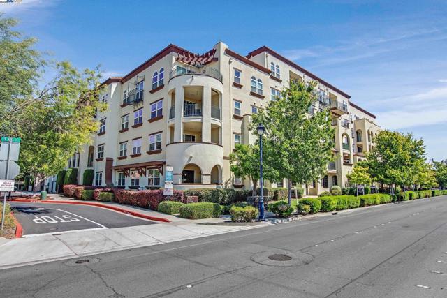 800 S Abel St, Milpitas CA: https://media.crmls.org/mediaz/0e2b782d-429b-46af-ab4a-dd074b3d6055.jpg