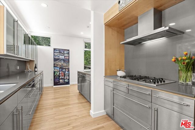 3567 Woodcliff Road, Sherman Oaks CA: https://media.crmls.org/mediaz/0e2bb222-c40f-44f4-934f-eda71948c731.jpg
