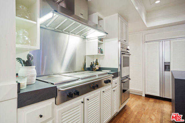 31740 Broad Beach Road, Malibu CA: https://media.crmls.org/mediaz/0e2bb3d5-c4e3-4a54-9f47-4b8d176e04db.jpg