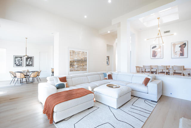 781 Box Canyon Trail, Palm Desert CA: https://media.crmls.org/mediaz/0e2bd5ab-a8aa-4299-b0e0-1fc19a58fb1f.jpg