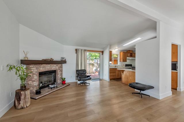 27950 Lancelot Court, Hayward CA: https://media.crmls.org/mediaz/0e2c4b93-8635-42c2-9fd4-f26d118b93e8.jpg