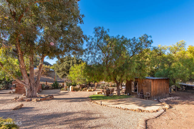 356 E Carlisle Road, Thousand Oaks CA: https://media.crmls.org/mediaz/0e2d4860-3f78-4904-89a1-c127cbccaca6.jpg