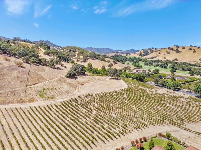 1322 Lions Peak Lane, San Martin CA: https://media.crmls.org/mediaz/0e2d78c5-4f3d-45d3-a942-91cda113e959.jpg