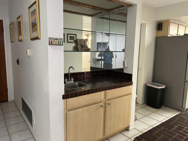 43705 Warner Trail, Palm Desert CA: https://media.crmls.org/mediaz/0e2dd46b-c3c9-421f-94b6-c4a6528be5e8.jpg