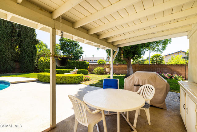 23300 Ingomar Street, Canoga Park CA: https://media.crmls.org/mediaz/0e2e035f-9ae2-4533-8266-1d5588163f56.jpg