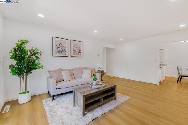 Image 6 of 58 For 1848 Trym St