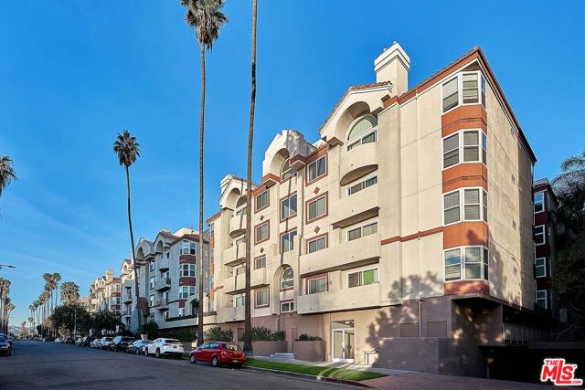 620 Gramercy Place, Los Angeles, California 90005, 2 Bedrooms Bedrooms, ,2 BathroomsBathrooms,Condominium,For Sale,Gramercy,24390095