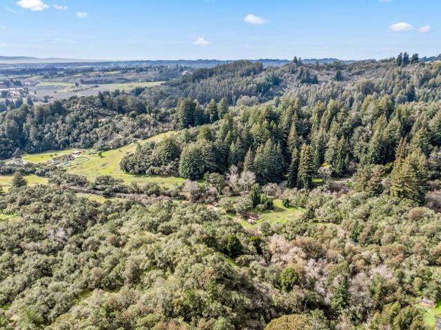 530 Apple Valley Lane, Watsonville CA: https://media.crmls.org/mediaz/0e2f3816-3f34-4a4f-8901-e8255c5ac812.jpg