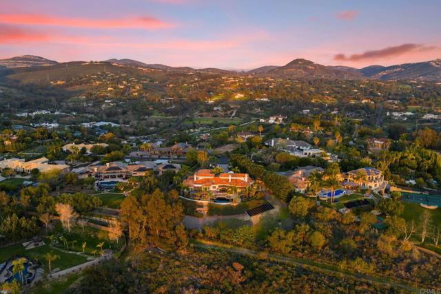 Detail Gallery Image 9 of 37 For 3368 Calle Margarita, Encinitas,  CA 92024 - 5 Beds | 6/1 Baths