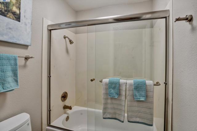 30 San Vicente Ct, Danville CA: https://media.crmls.org/mediaz/0e2f9fe5-0b43-44be-9dc3-b27afc2787bf.jpg