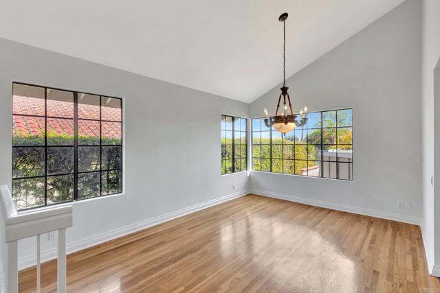 1211 Countrywood Lane, Vista CA: https://media.crmls.org/mediaz/0e2fa7f3-b6c3-41b9-a43c-93f9a73c3015.jpg